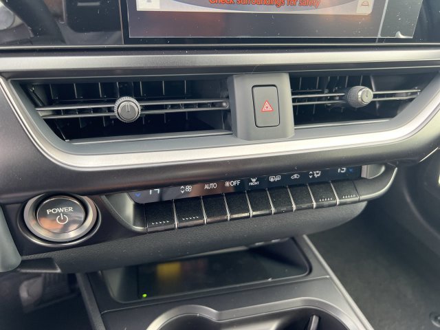 Used 2024 Lexus UX 250h FWD image 19