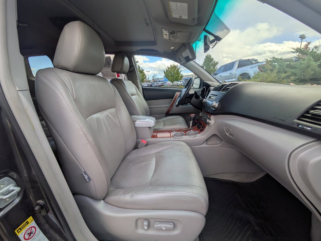 Used 2009 Toyota Highlander Limited AWD/4WD image 30
