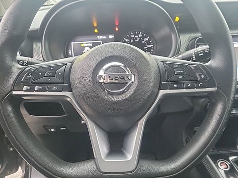 Used 2021 Nissan Kicks SV image 19