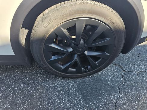 Used 2022 Tesla Model X SUV image 13