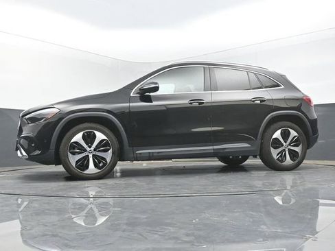 Used 2025 Mercedes-Benz GLA 250 4MATIC image 39