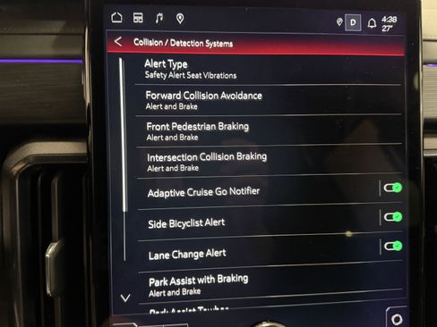 Used 2025 GMC Acadia AT4 w/ Luxury Package image 15