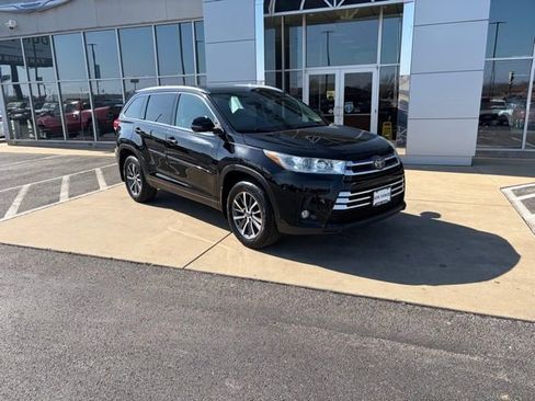 Used 2019 Toyota Highlander XLE w/ Protection Package #3 image 8