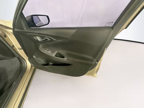 Used 2019 Chevrolet Malibu LT FWD image 31