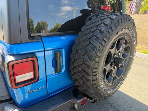 Used 2023 Jeep Wrangler Unlimited AWD/4WD image 11