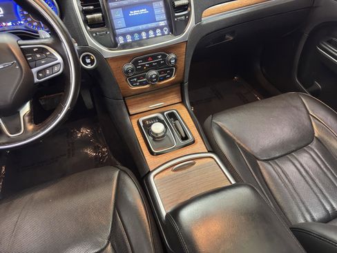 Used 2017 Chrysler 300 C Platinum w/ Safetytec Group II image 28