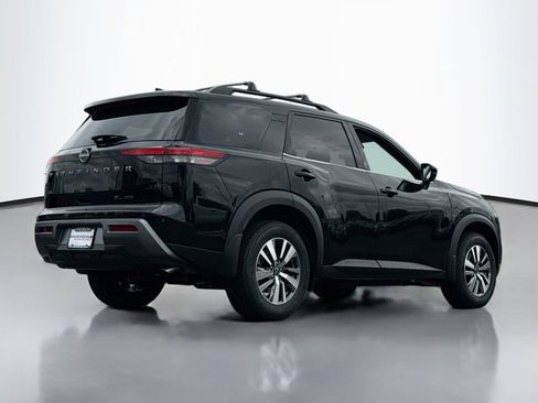 New 2026 Nissan Pathfinder SL AWD/4WD image 2