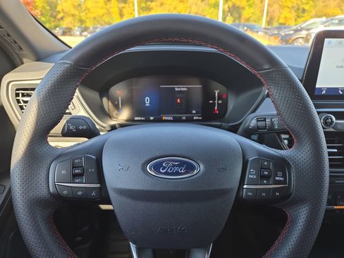 Used 2025 Ford Escape ST-Line image 10