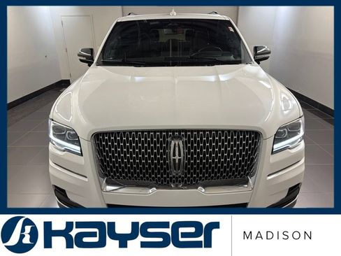 Certified 2022 Lincoln Navigator Reserve AWD/4WD image 2