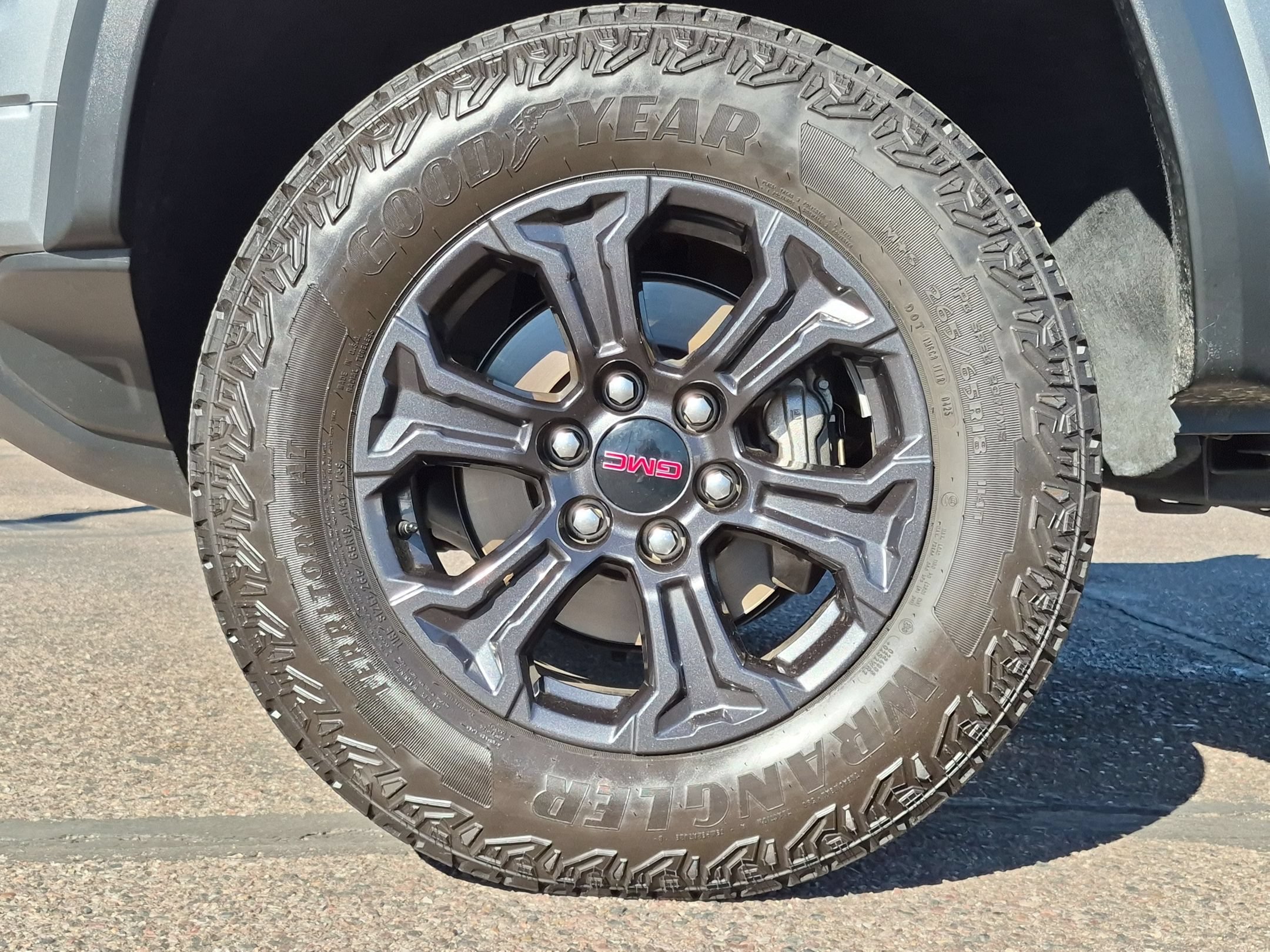 Used 2025 GMC Canyon Elevation RWD image 10