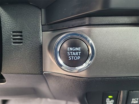 Used 2019 Toyota Tacoma TRD Off-Road image 18