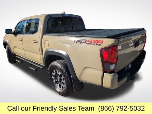 Used 2019 Toyota Tacoma TRD Off-Road image 3