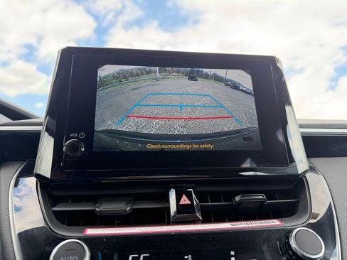 Used 2024 Toyota Corolla SE w/ SE Premium Package image 18