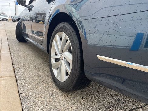 Used 2018 Volkswagen Passat 2.0T SE image 18