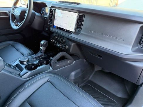 New 2025 Ford Bronco Badlands image 12