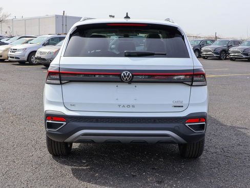 New 2025 Volkswagen Taos SE image 10