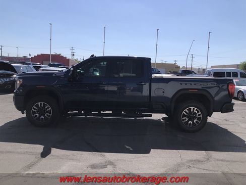 Used 2020 GMC Sierra 2500 AT4 w/ AT4 Premium Package AWD/4WD image 5