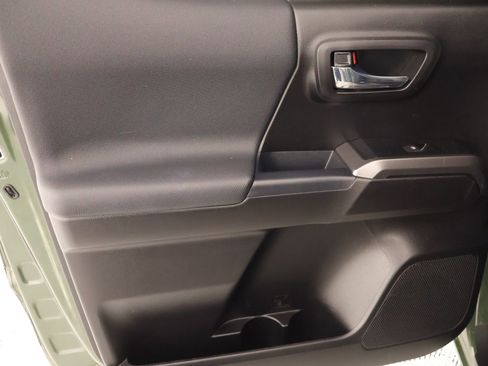 Used 2021 Toyota Tacoma TRD Sport image 16