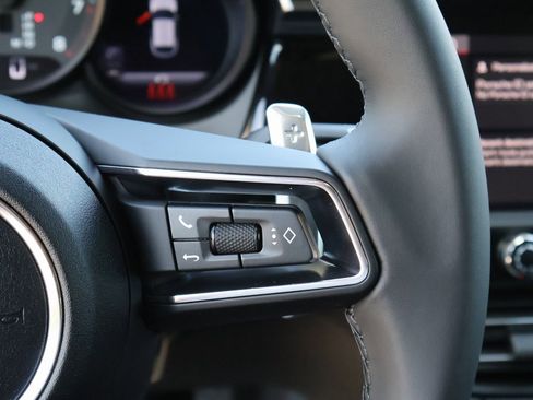 New 2025 Porsche Macan image 30