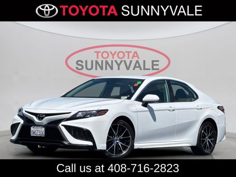 Used 2021 Toyota Camry SE w/ Carpet Mat Package (TMS) FWD image 1