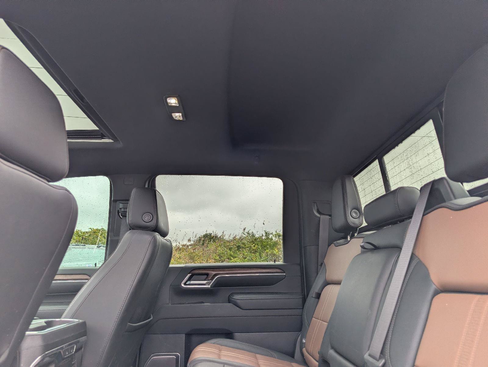 Used 2024 Chevrolet Silverado 2500 High Country w/ Technology Package AWD/4WD image 8
