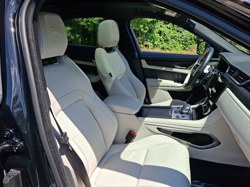 Used 2025 Jaguar F-PACE R-Dynamic S image 3