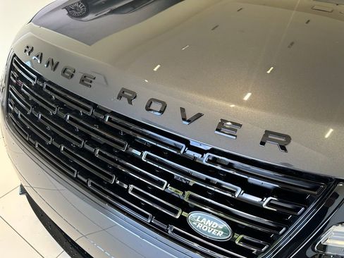 New 2026 Land Rover Range Rover Velar Dynamic SE image 8