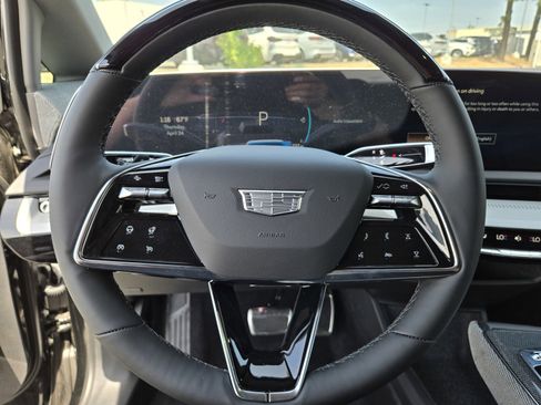 New 2025 Cadillac Optiq Luxury 1 image 10