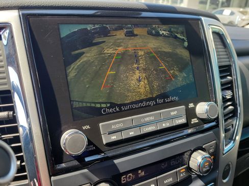 Used 2021 Nissan Titan SV w/ SV Convenience Package RWD image 28