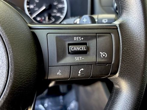 Used 2024 Nissan Rogue S FWD image 14
