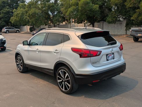 Used 2018 Nissan Rogue Sport SL AWD/4WD image 8