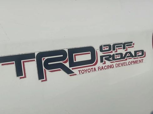 Used 2011 Toyota Tundra SR5 AWD/4WD image 32