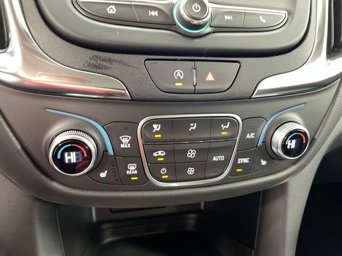 Used 2024 Chevrolet Equinox LT FWD image 15