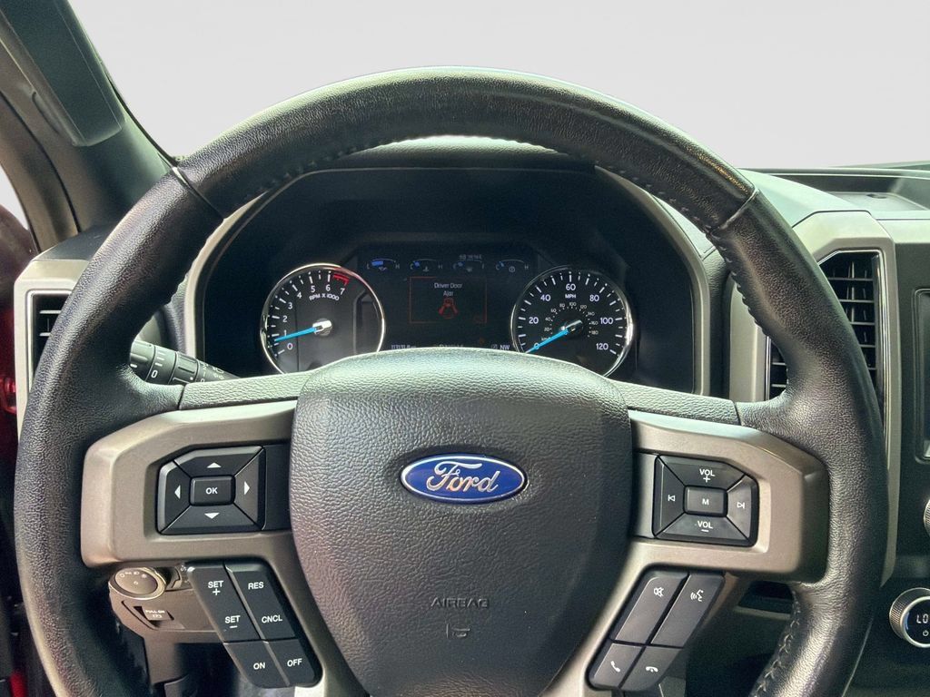 Used 2020 Ford Expedition XLT w/ Equipment Group 202A AWD/4WD image 27