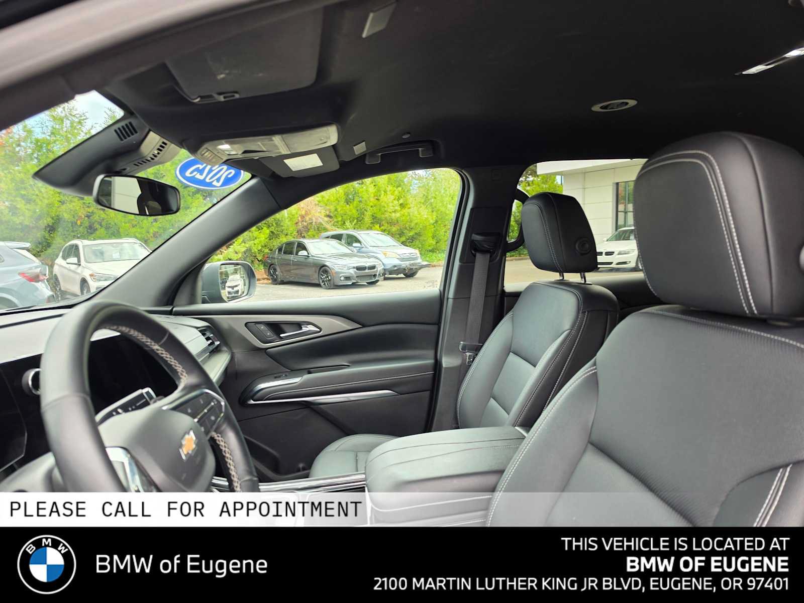 Used 2025 Chevrolet Traverse LT AWD/4WD image 23