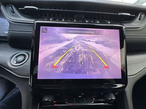 Used 2022 Jeep Grand Cherokee L Limited image 27