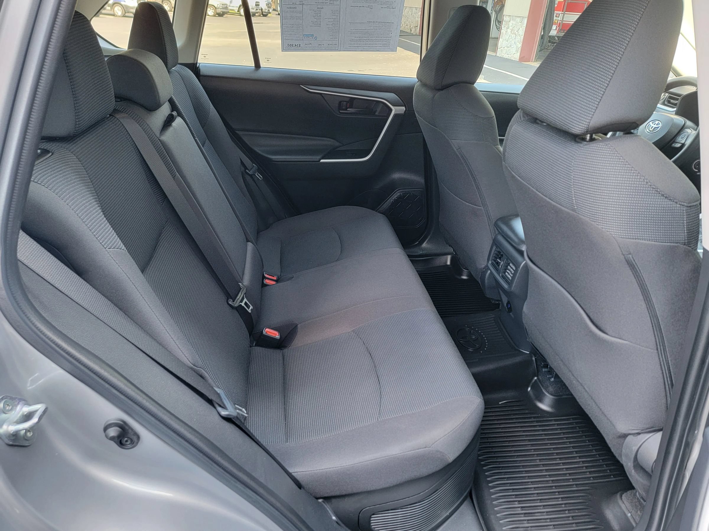 Used 2023 Toyota RAV4 LE AWD/4WD image 15