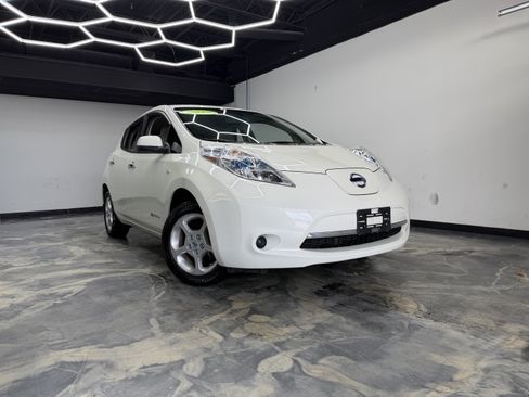 Used 2012 Nissan Leaf SV image 5