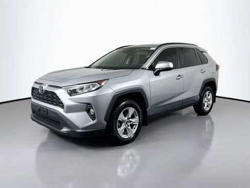 Used 2021 Toyota RAV4 XLE FWD image 4