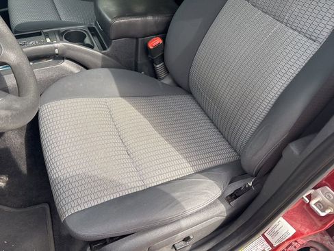 Used 2010 Jeep Grand Cherokee Laredo image 6