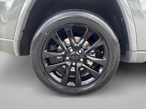 Used 2020 Jeep Grand Cherokee Altitude RWD image 26