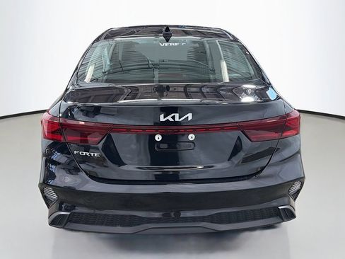 Used 2024 Kia Forte LXS FWD image 8