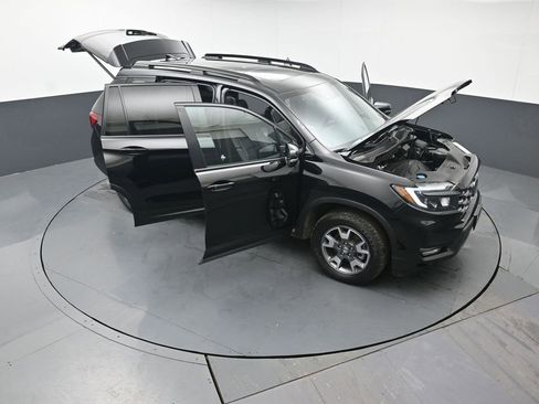 Certified 2023 Honda Passport TrailSport image 58
