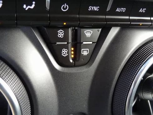 Used 2023 Chevrolet Blazer LT image 28