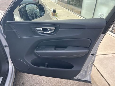 Certified 2025 Volvo XC60 B5 Plus AWD/4WD image 14