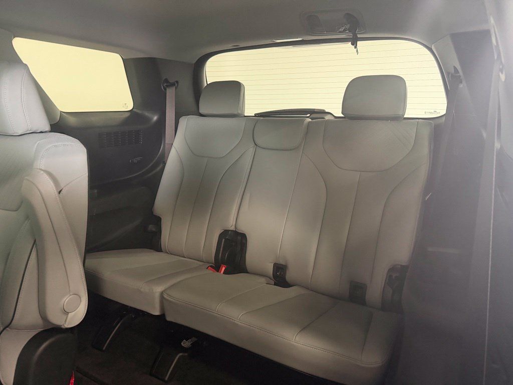 Used 2024 Hyundai Palisade SEL AWD/4WD image 25