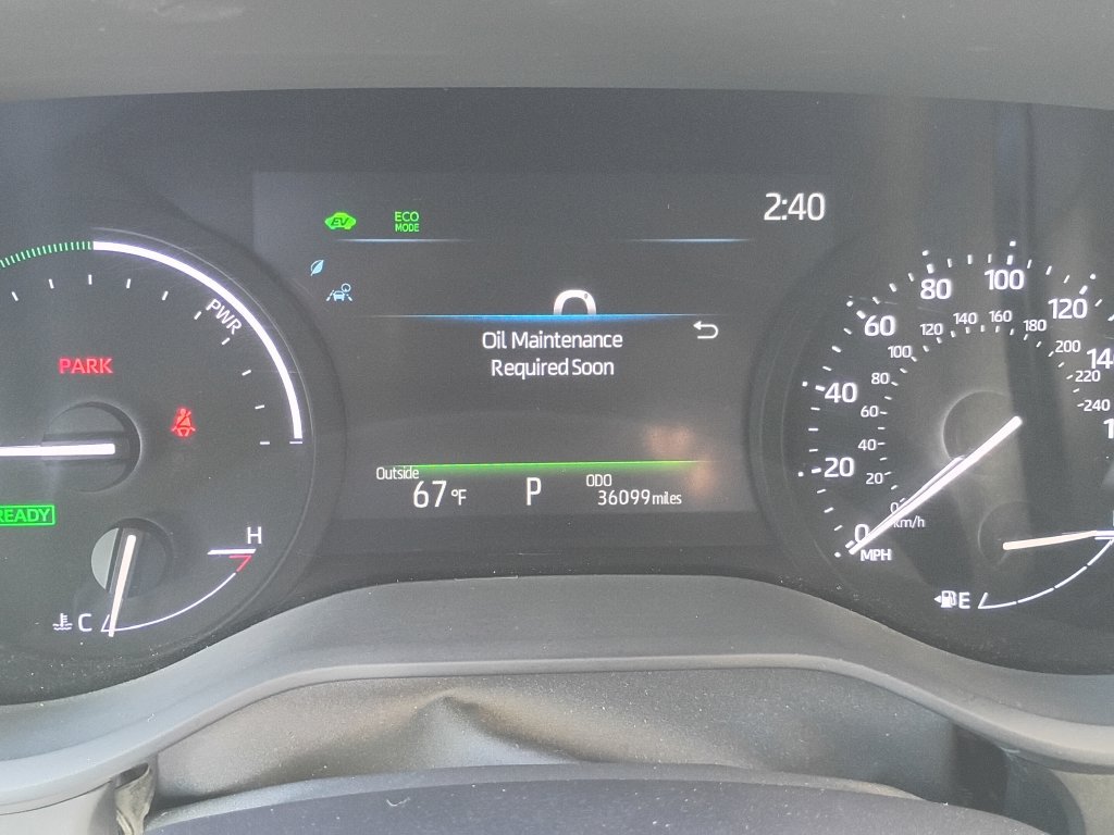 Used 2025 Toyota Sienna LE FWD image 25