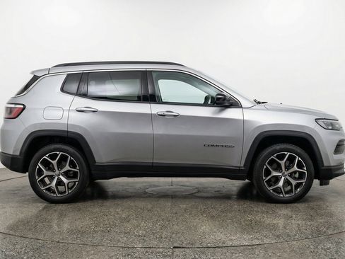 Used 2025 Jeep Compass Limited AWD/4WD image 11