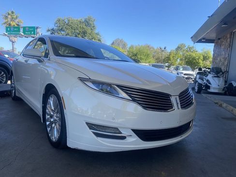 Used 2013 Lincoln MKZ FWD image 9