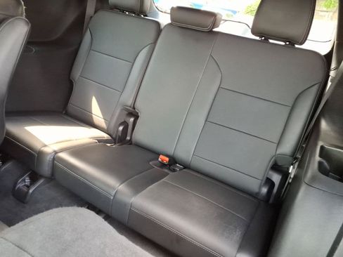 Used 2025 Buick Enclave Preferred AWD/4WD image 18